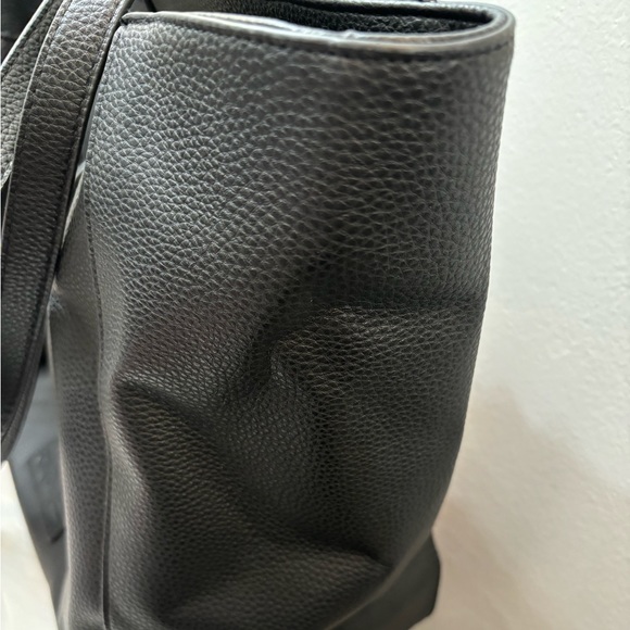 Danielle Nicole It’s A Small World Purse - Picture 7 of 7